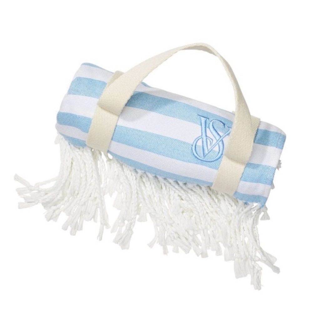 New with tags Victoria's Secret beach blanket with handle‎ 2023 towel
